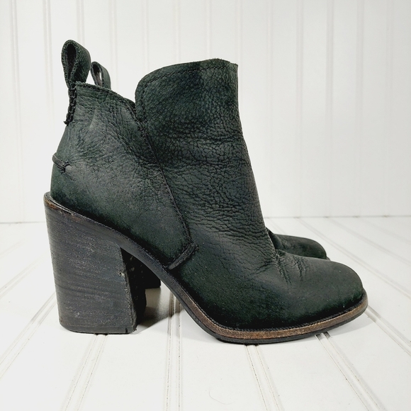 UGG Black Ankle Booties - Picture 5 of 11